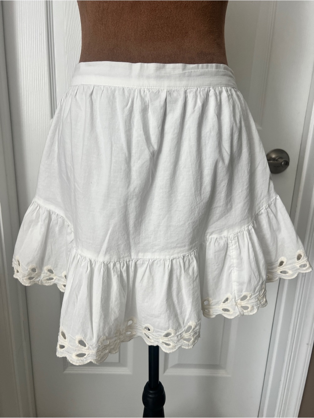 American Eagle Outfitters White Eyelet Ruffle Mini Skirt